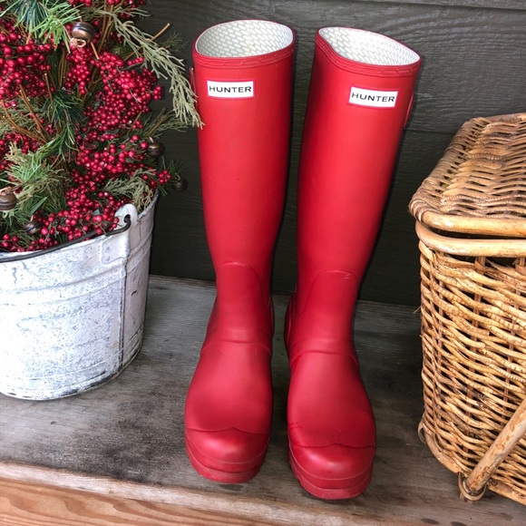 Hunter Shoes - Tall, matte red women’s Hunters boots size 7